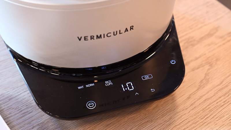 Illustration for article titled This Japanese Slow Cooker Is the Ultra-Precise, Overkill Crock-Pot of Your Fancy Kitchen Dreams